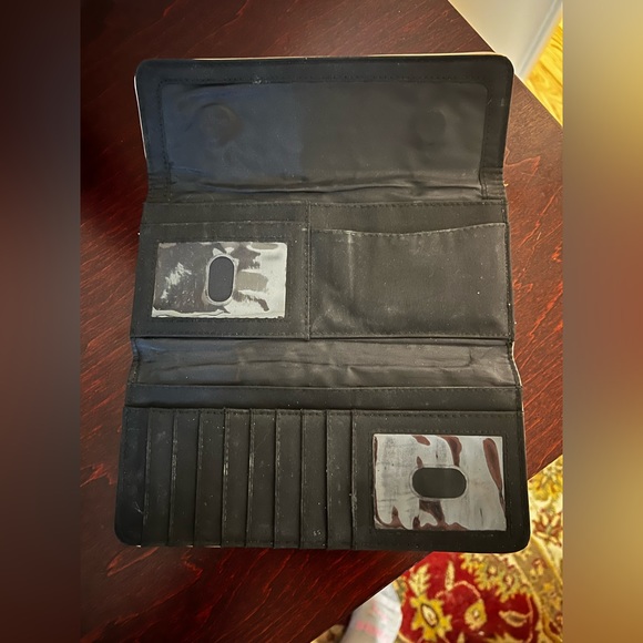 Kenneth Cole Reaction Wallet - Picture 7 of 8